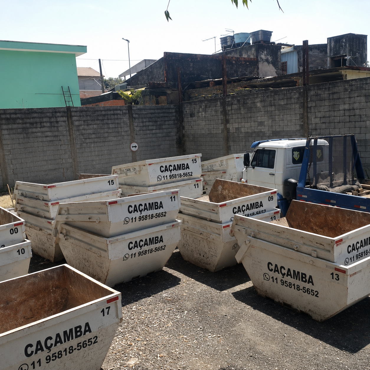Pátio da Caçamba Rápido com frota de caçambas